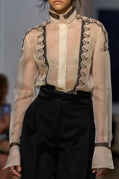 Look 51
